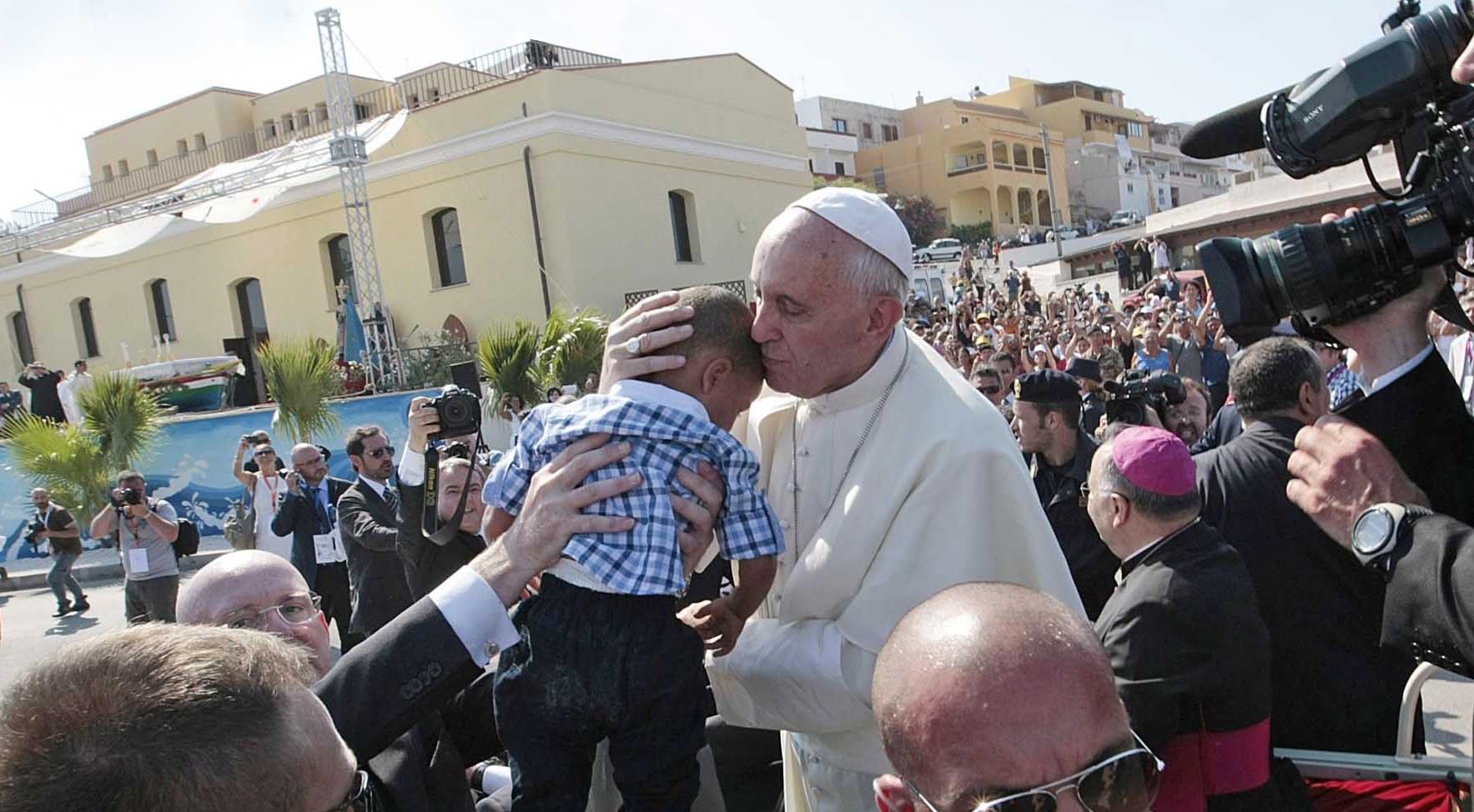 LA RIVOLUZIONE GENTILE di BERGOGLIO