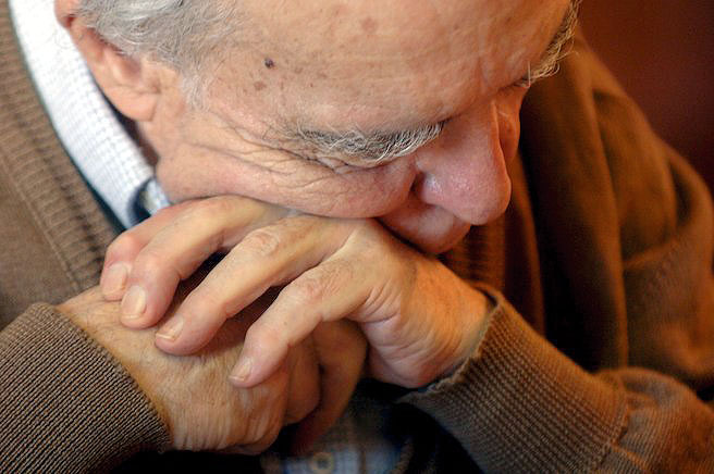 DEMENZA: PARLARE DUE LINGUE RITARDA I SINTOMI