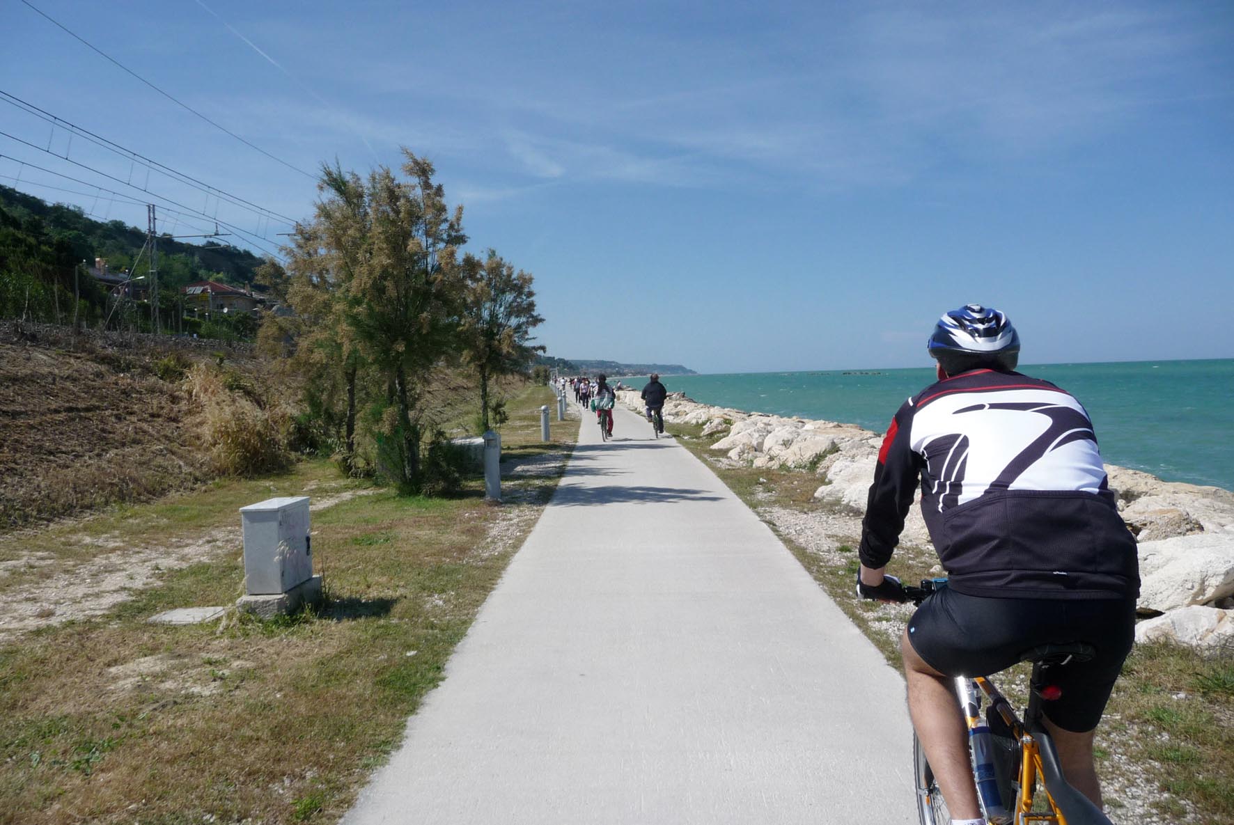 IN BICI VISTA MARE