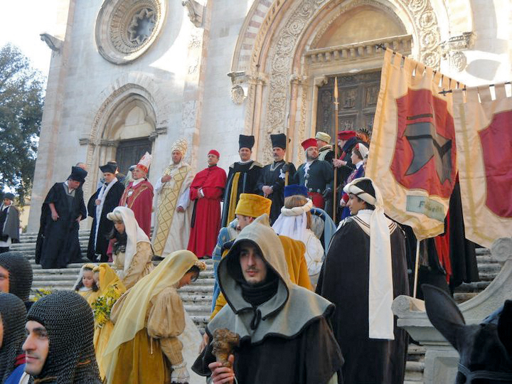MEDIOEVO IN MASCHERA A TODI