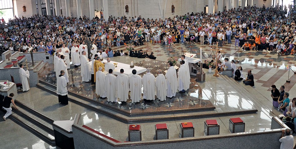 LA RIFORMA LITURGICA CONTINUA