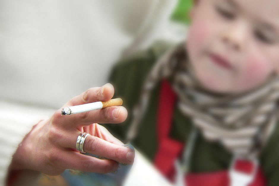 IL FUMO PASSIVO  DANNEGGIA LE ARTERIE DEI BAMBINI