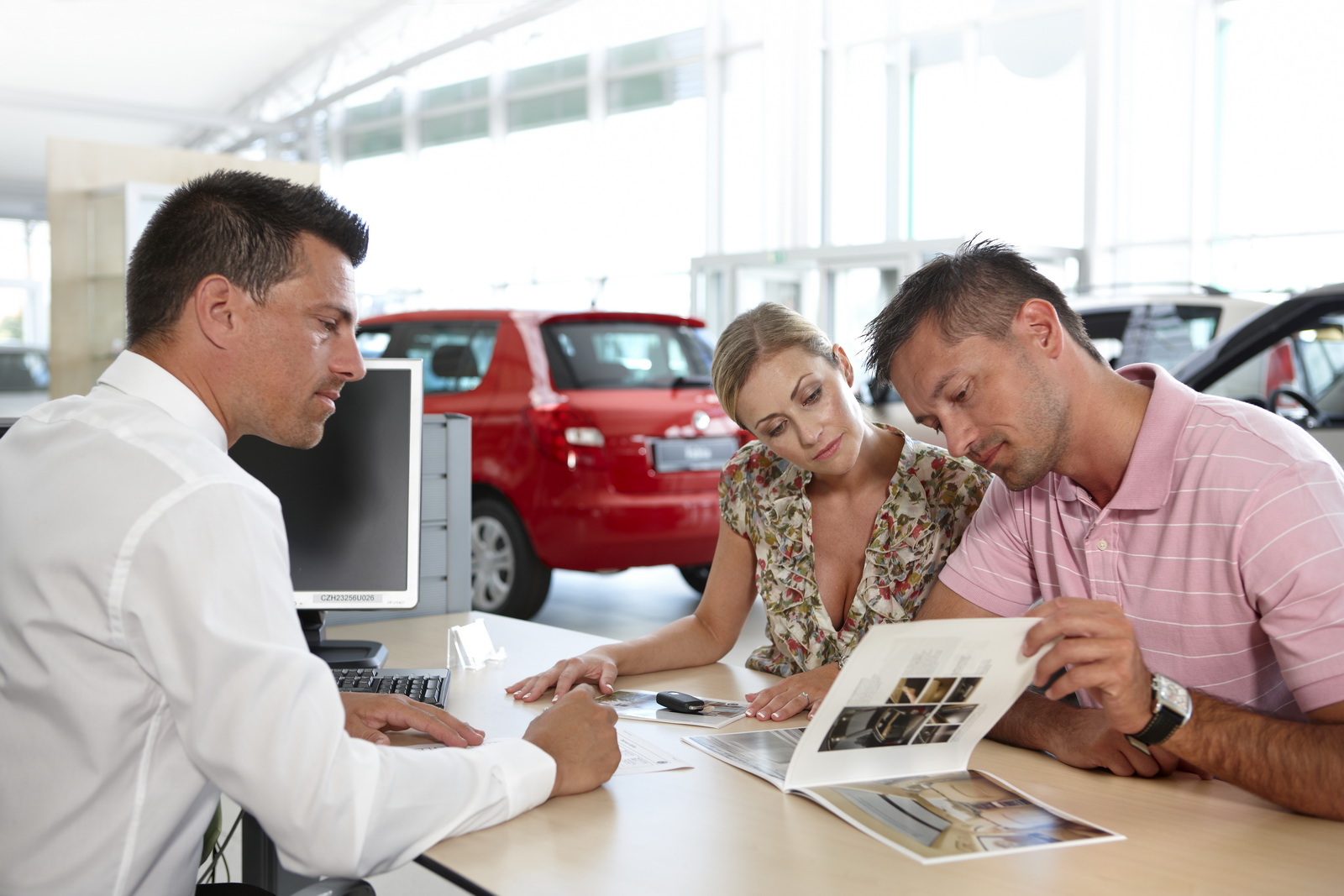 AUTO NUOVA E ASSICURAZIONE ECCO COME COMPORTARSI