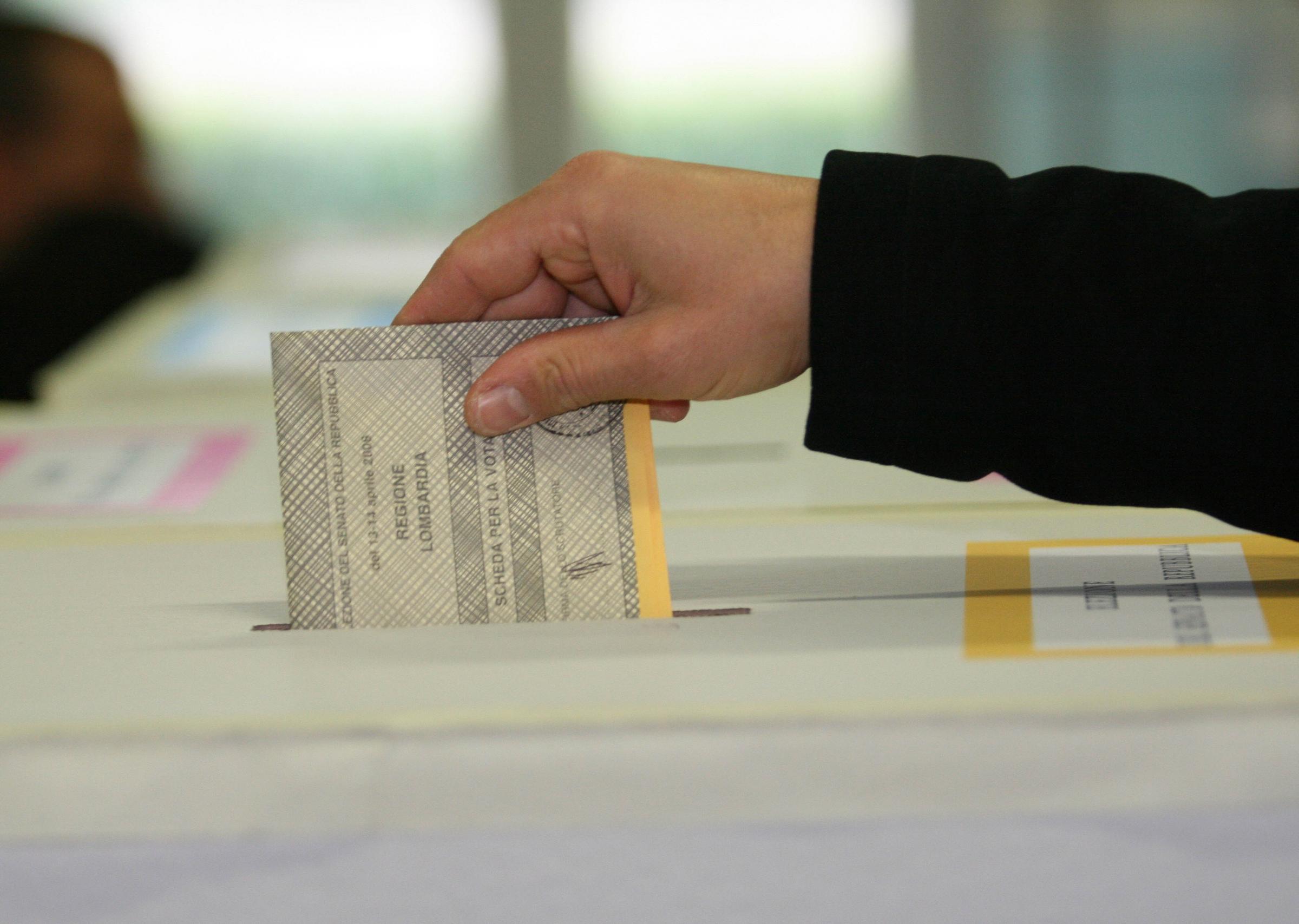 NON VA A VOTARE LA METÀ degli EUROPEI (e degli ITALIANI)