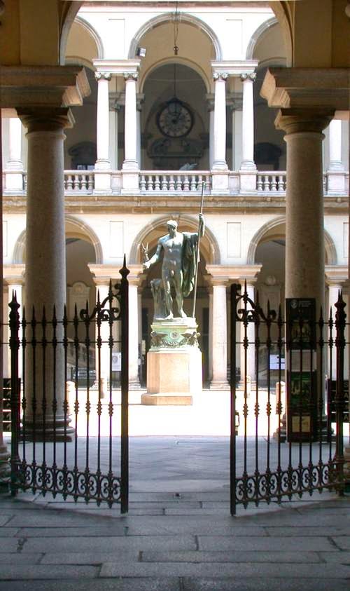 SCOPRI LE MARCHE A BRERA