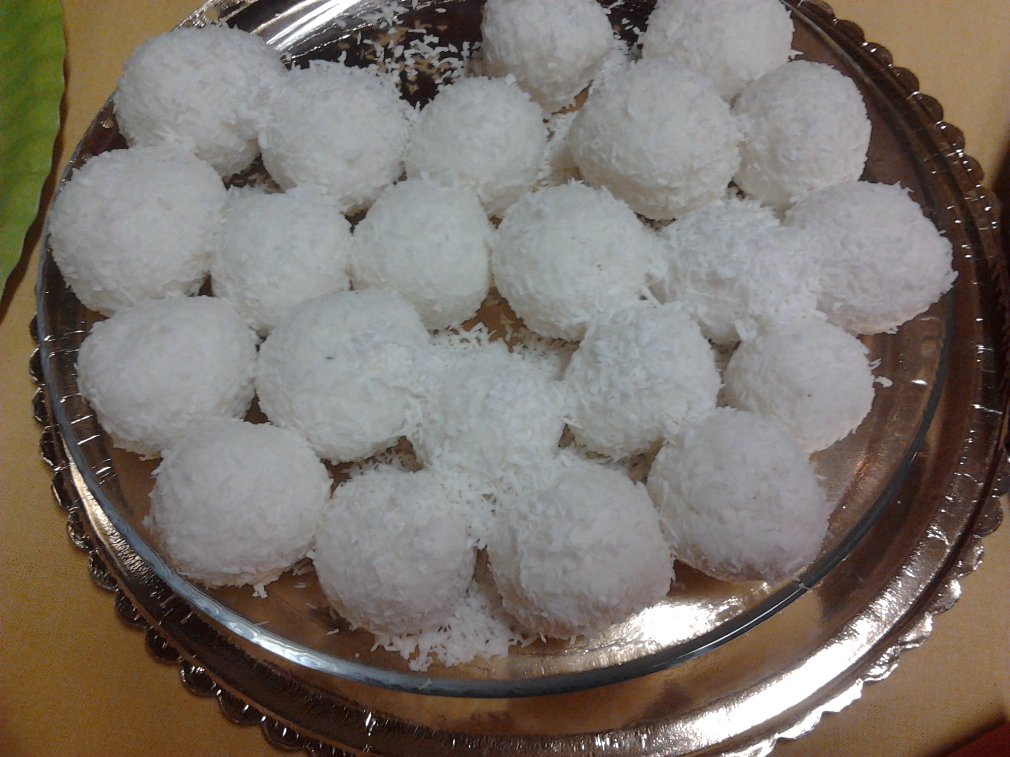 PRALINE DI RICOTTA E COCCO