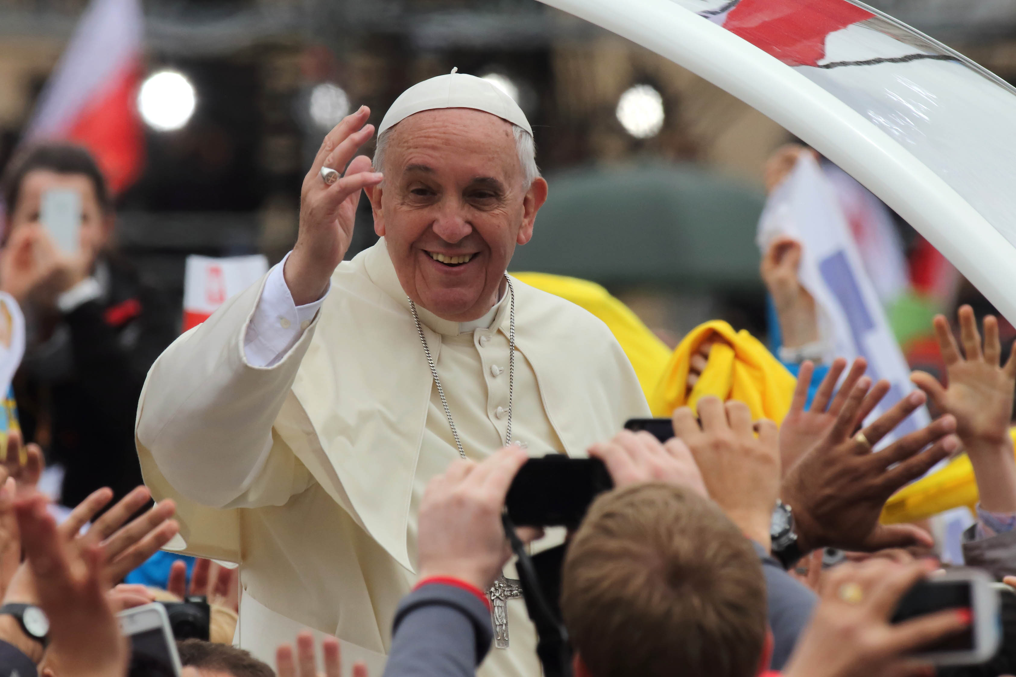 TUTTO IL POPOLO è con PAPA FRANCESCO