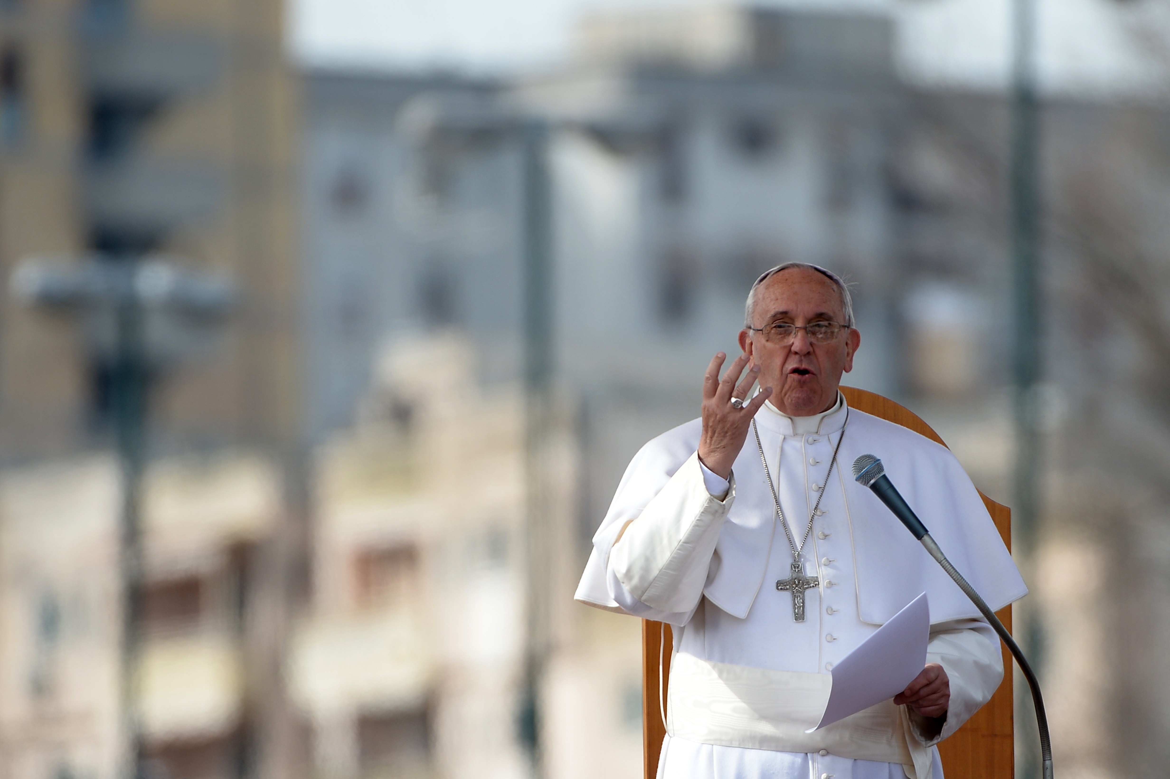 UNA VOCE OLTRE PIAZZA SAN PIETRO