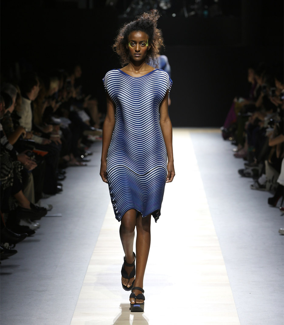 PLISSÉ CHEZ MIYAKE