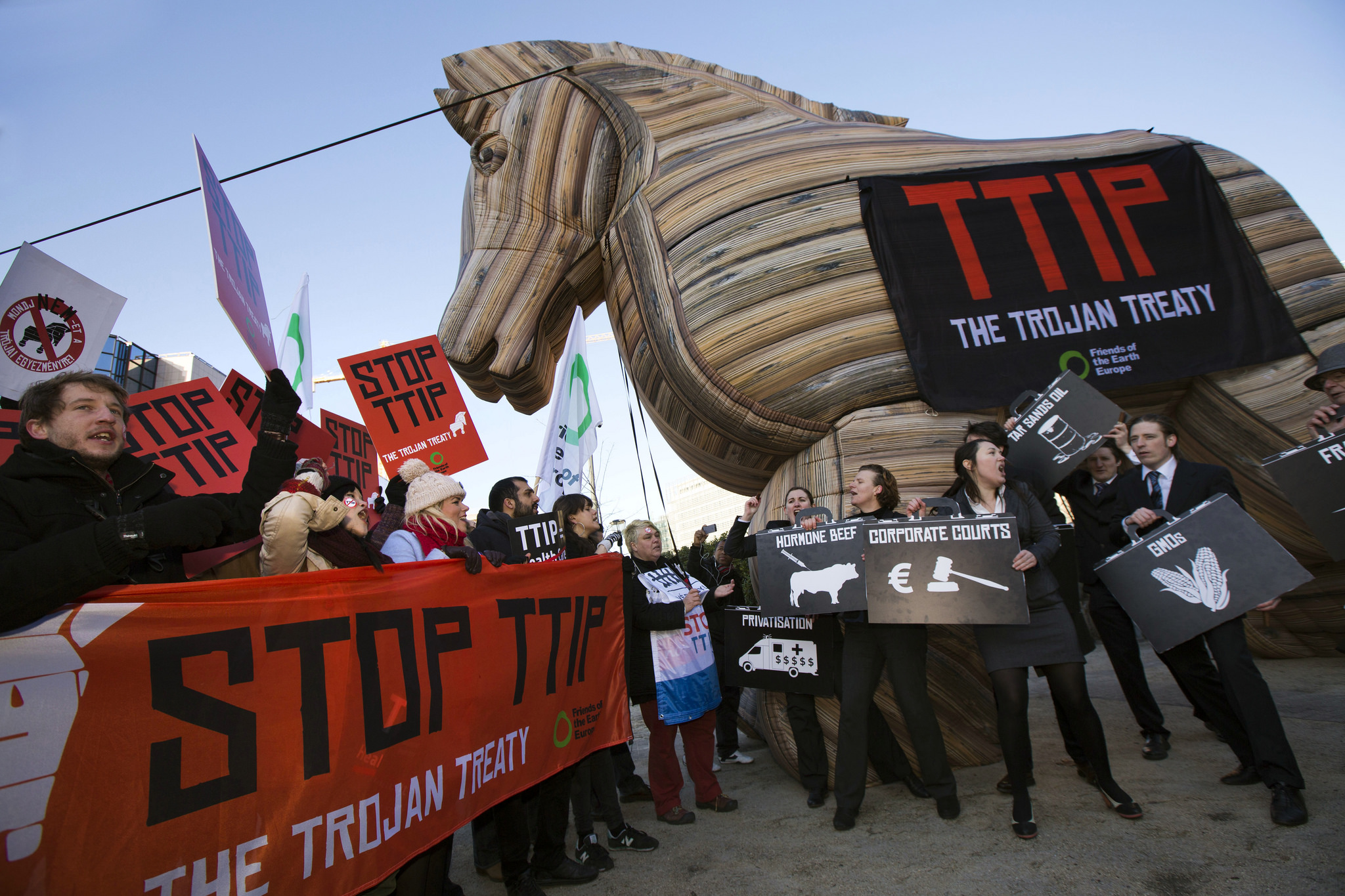 SUL COMMERCIO DIVERGENTI INTERESSI FRA EUROPA E STATI UNITI