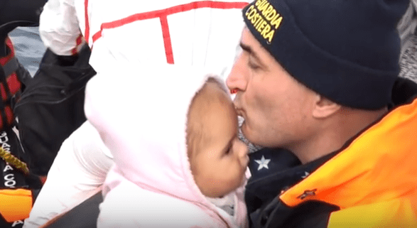 L’ITALIA DEI PICCOLI EROI NASCOSTI NEL NOSTRO QUOTIDIANO