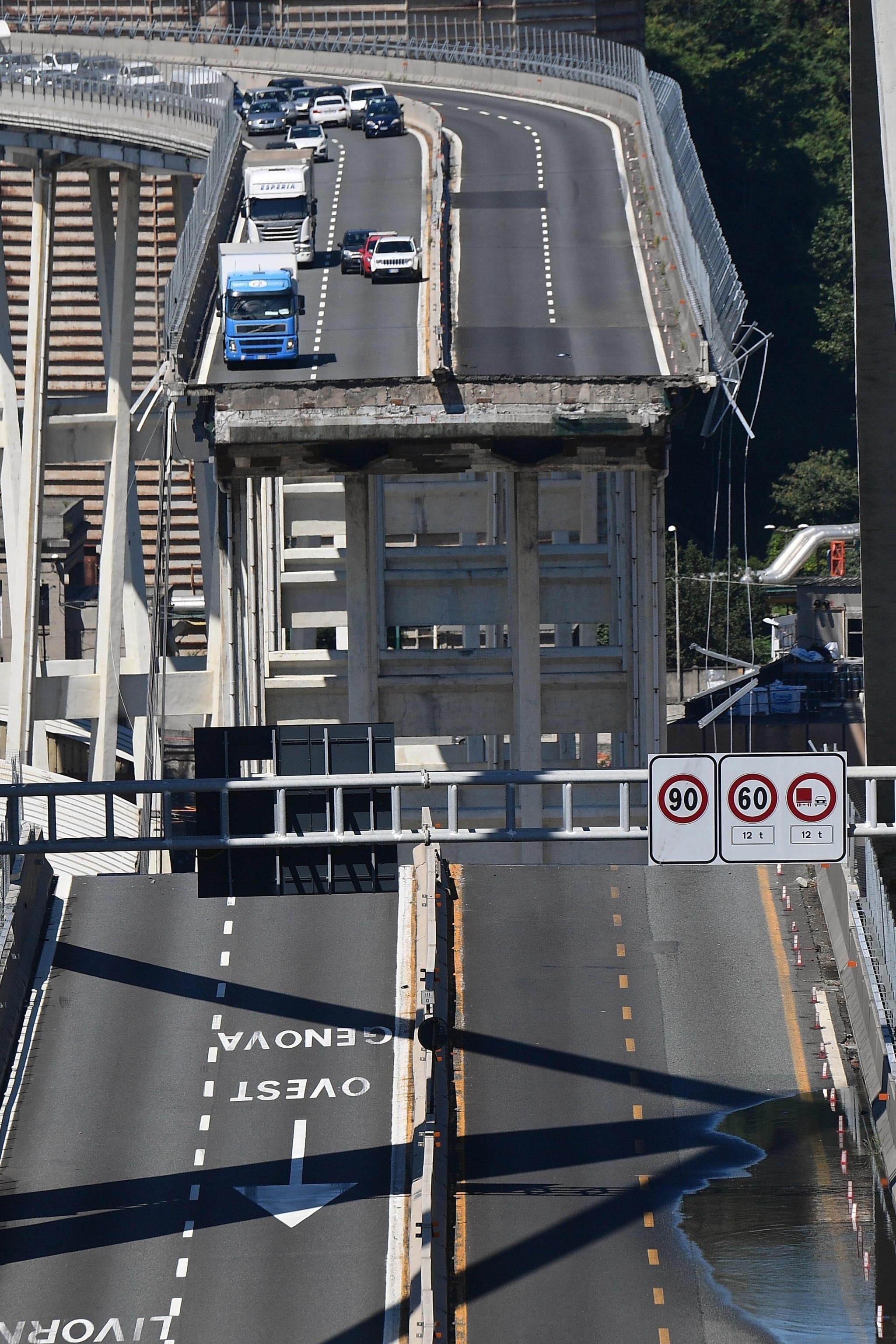 DRAMMA A GENOVA