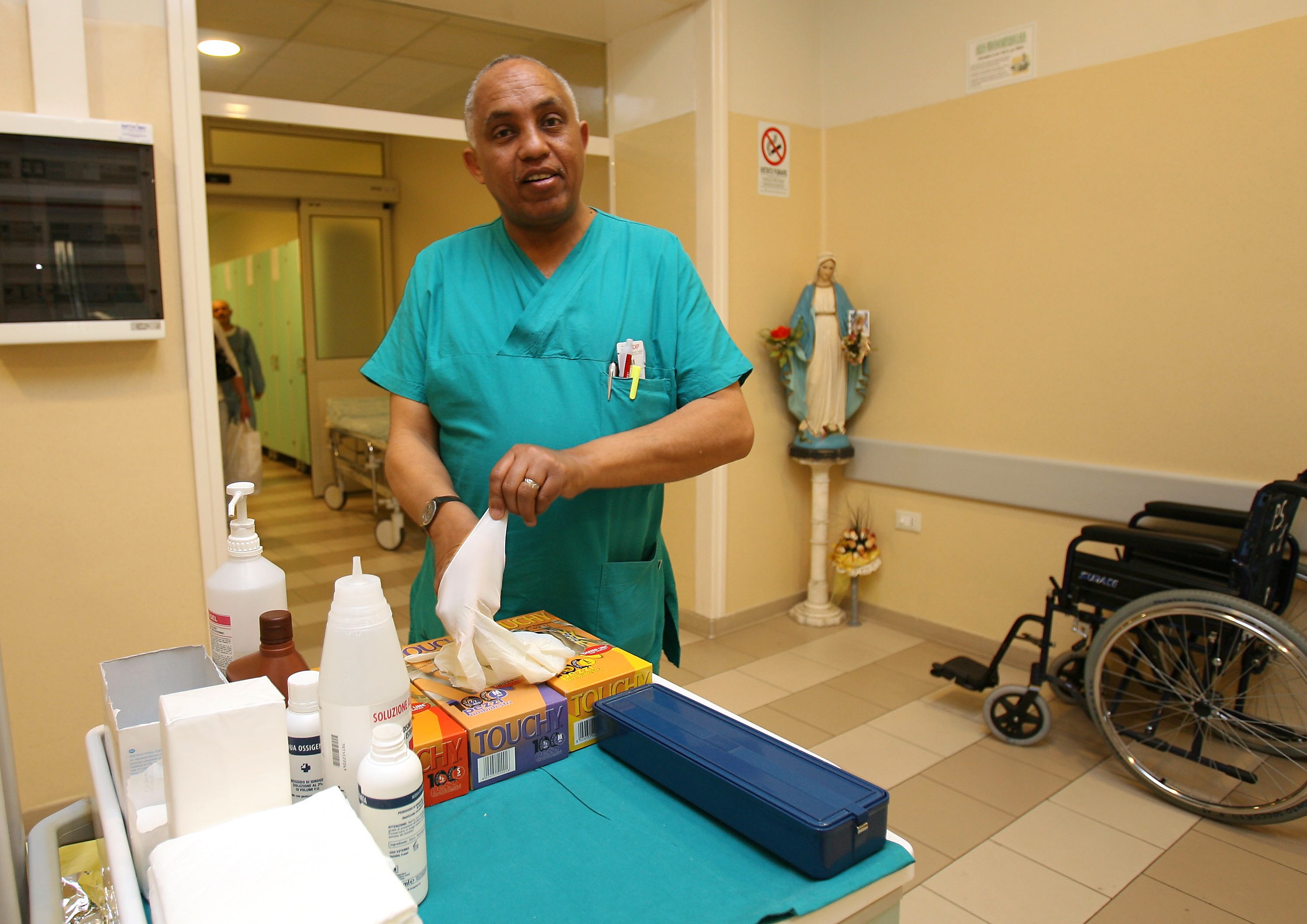 IMMIGRATI IN CAMICE…