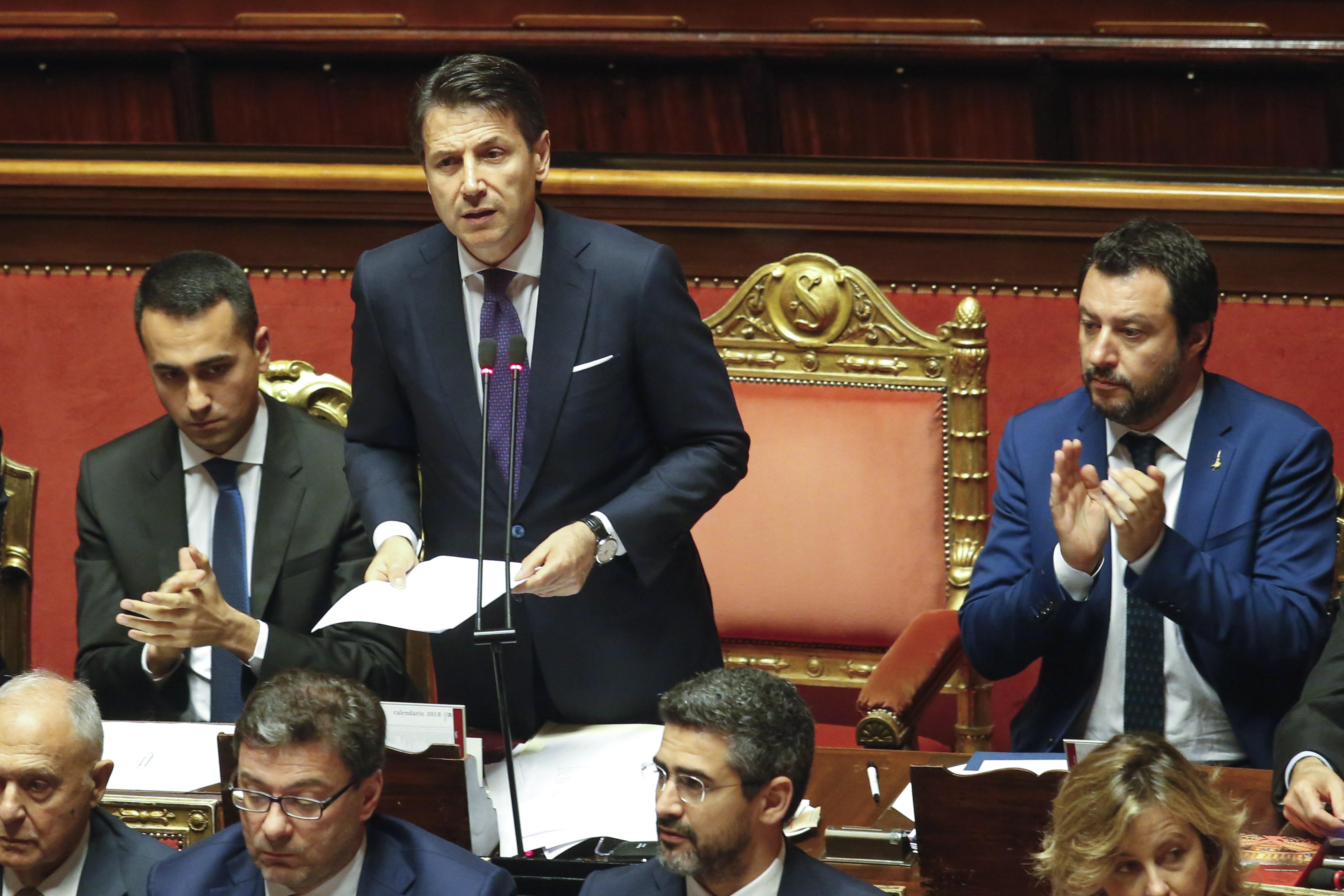 SINGOLARE SITUAZIONE ITALIANA