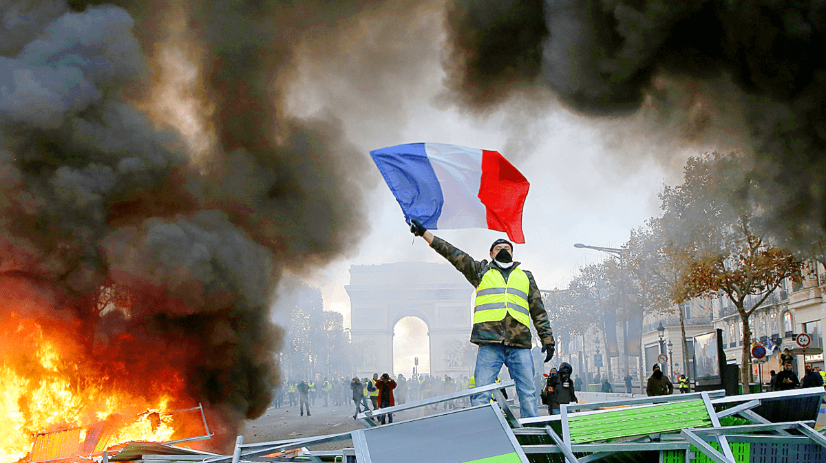 LA CONTROFFENSIVA DI MACRON﻿
