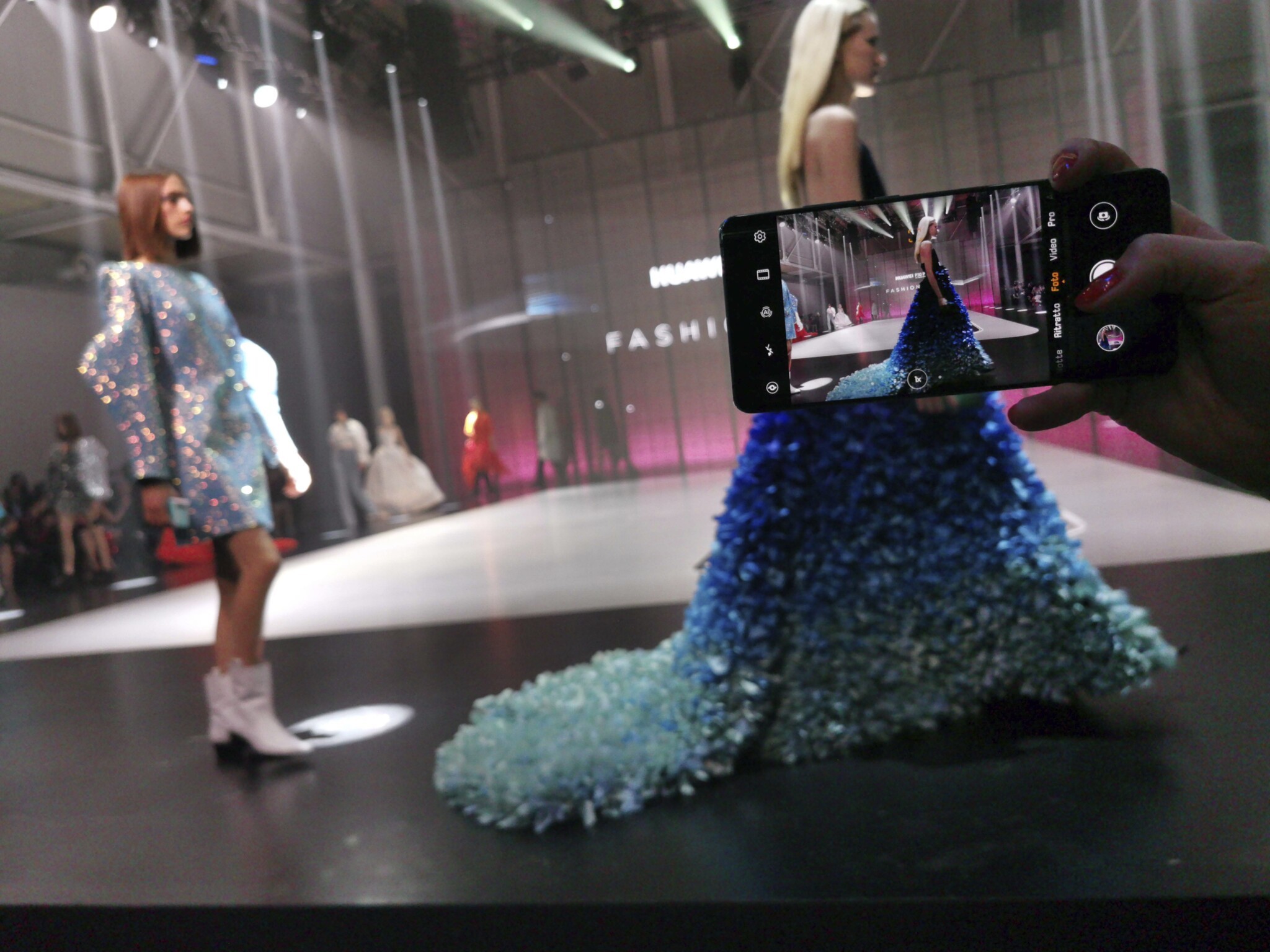 LA PRIMA COLLEZIONE DI MODA 4.0