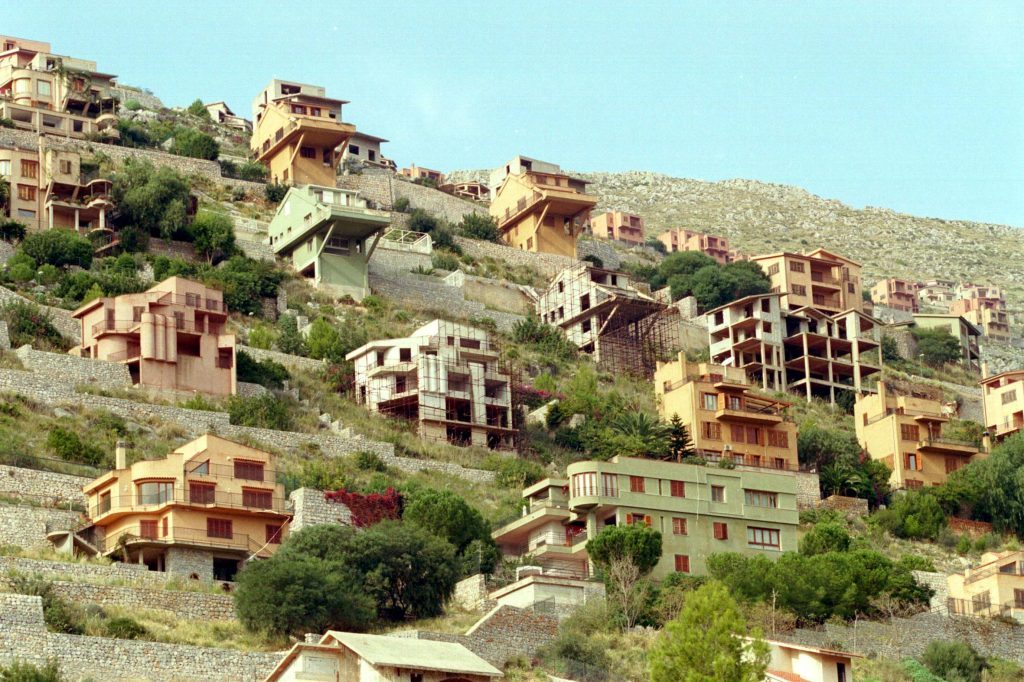 LÀ DOVE C’ERA L’ERBA  ORA C’È UNA CITTÀ…