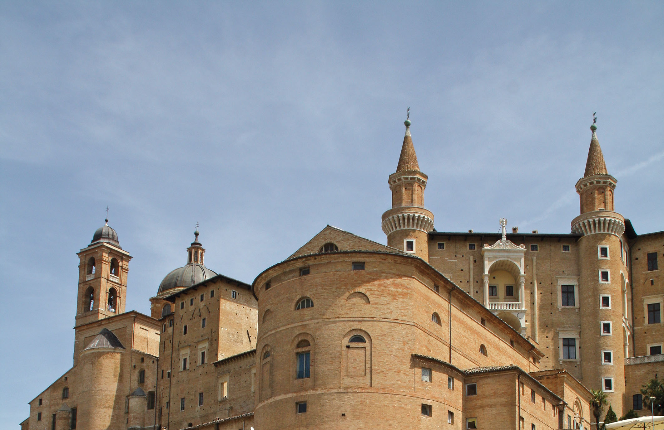 UN BELVEDERE DI URBINO INTITOLATO A LUCIO DALLA