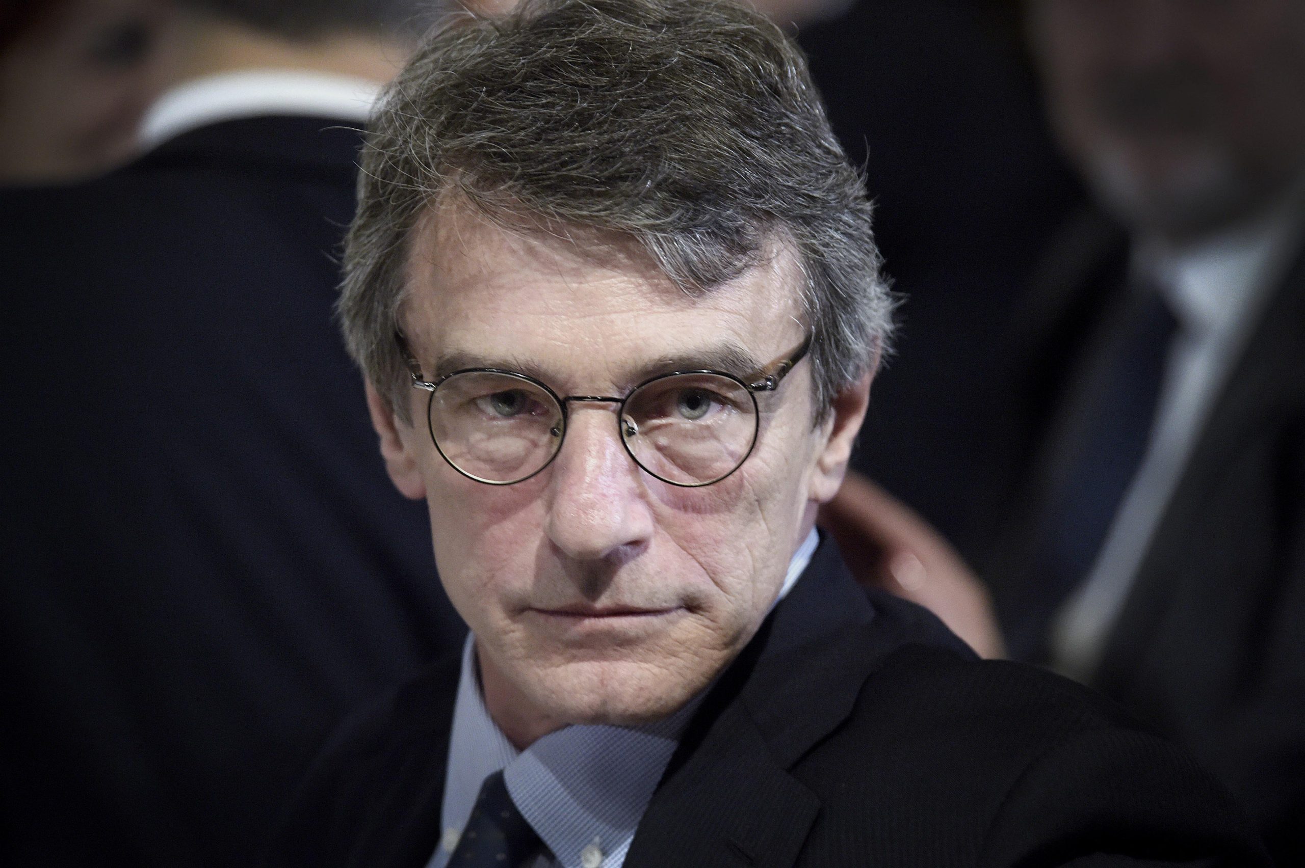 TRA PANDEMIA  E POLITICA