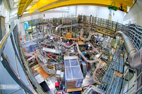 RIPENSARE LA FISSIONE NUCLEARE NELLA QUARTA GENERAZIONE