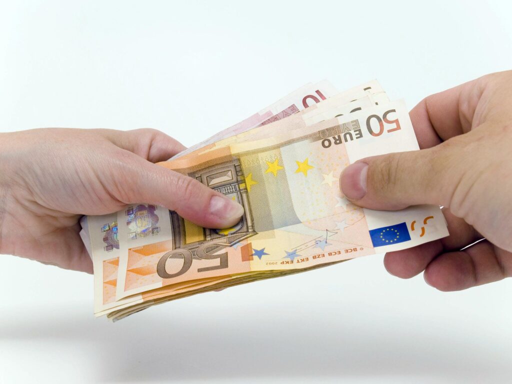 APPARE, SCOMPARE E POI RIAPPARE…