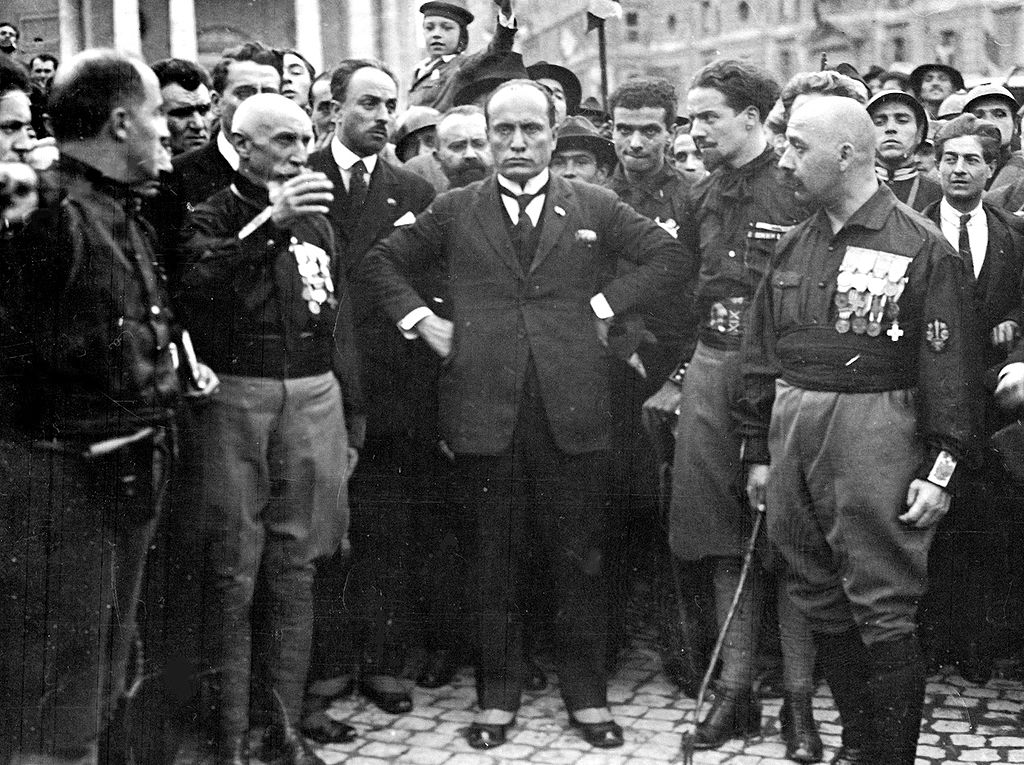 UNA SPY STORY NEL SEGNO DEL DUCE