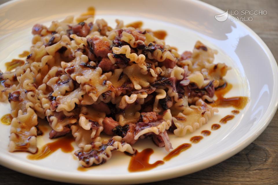 PASTA, PANCETTA, RADICCHIO E ACETO BALSAMICO