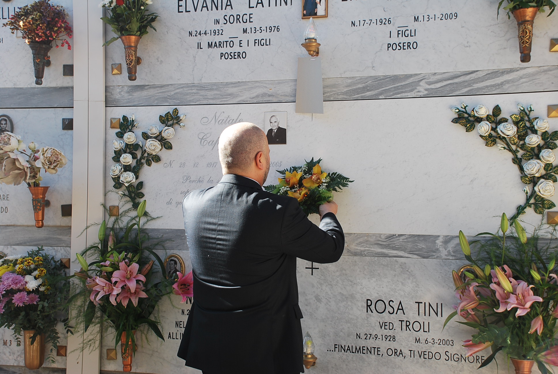 LA FESTA DEL MESE  COMMEMORAZIONE DEI DEFUNTI