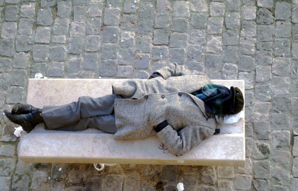 CREIAMO UNA SOCIETÀ  GIUSTA E SOLIDALE