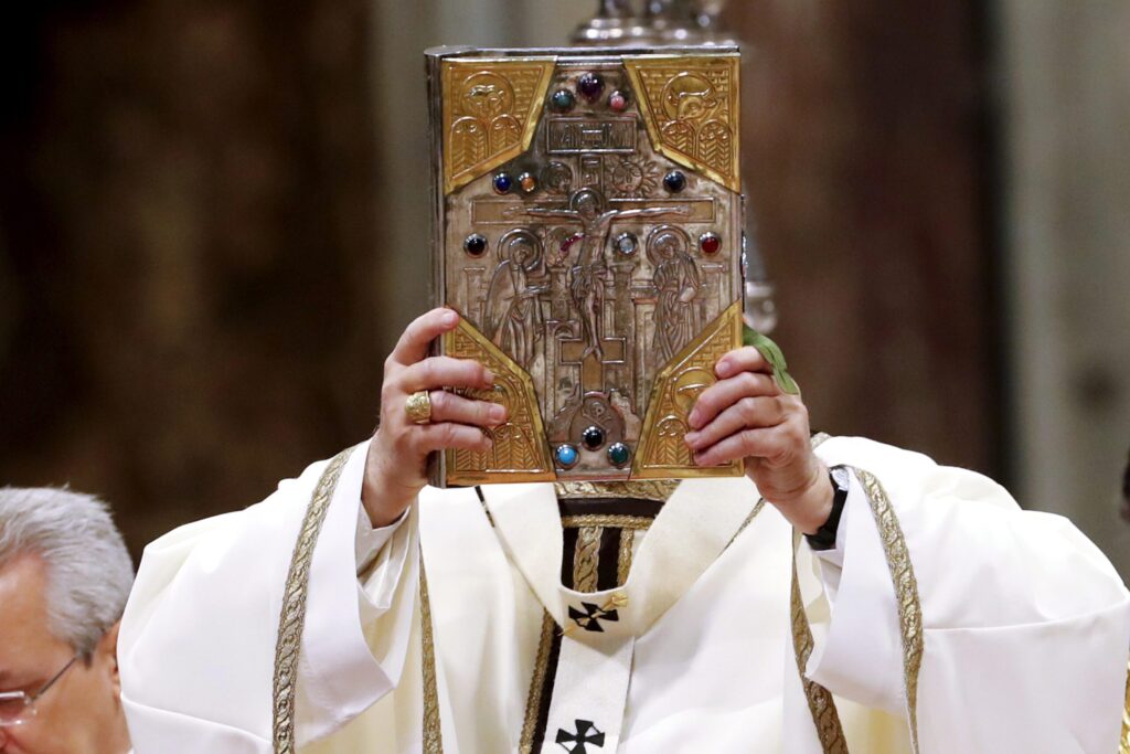 “SPIEGÒ LORO LE SCRITTURE”