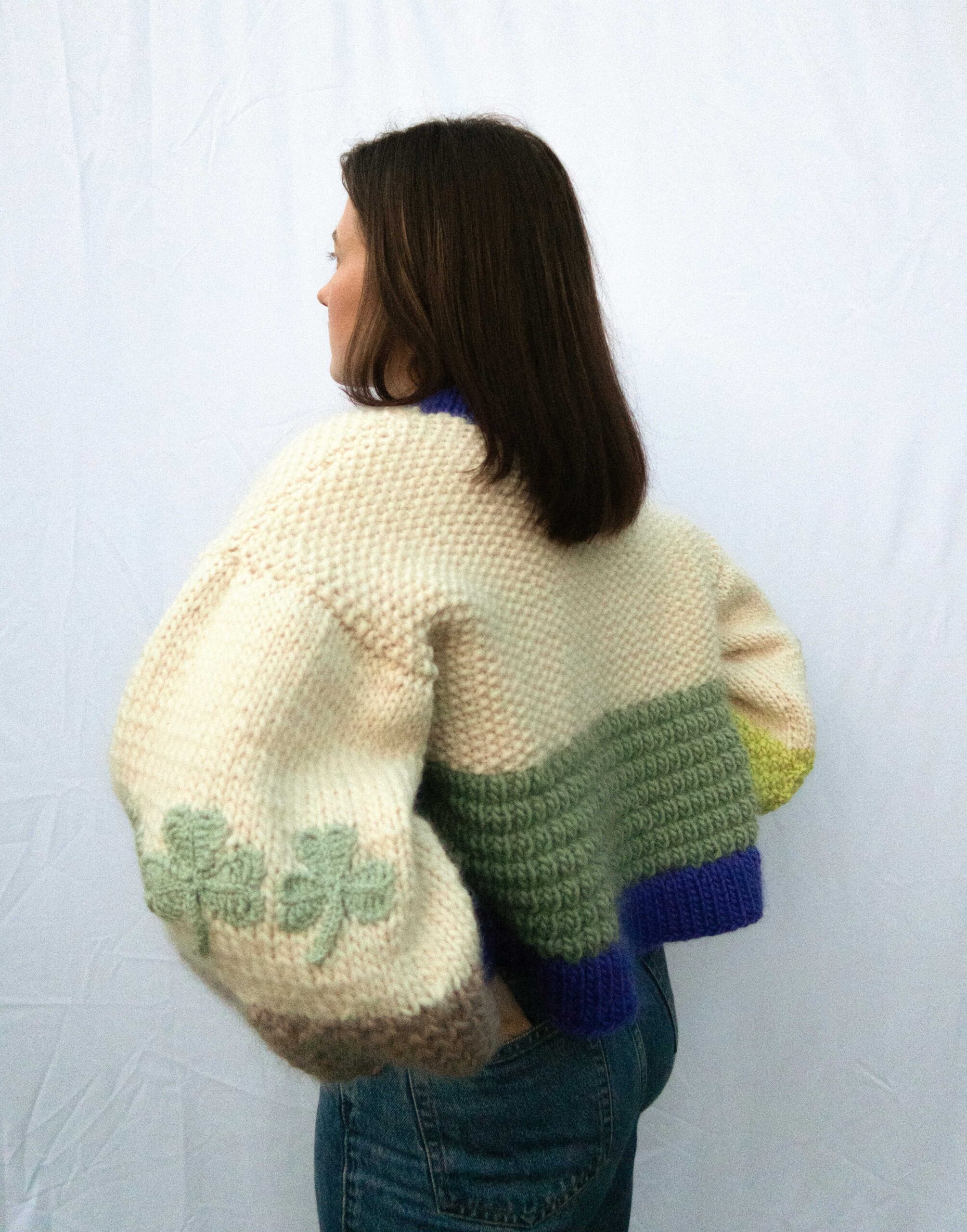 L’IRLANDA CREA UN CARDIGAN  SU MISURA PER TAYLOR SWIFT