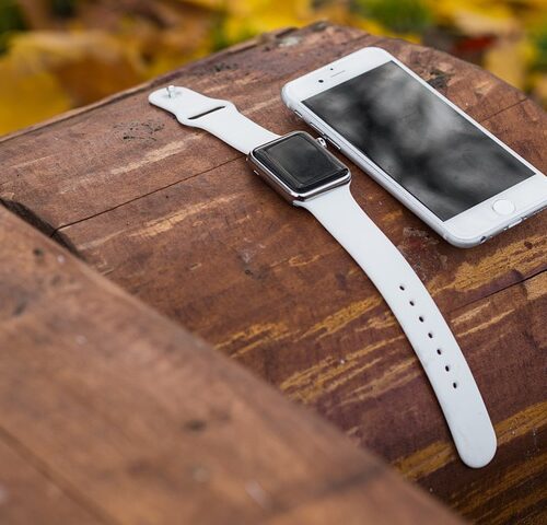Lo smartwatch per monitorare il benessere degli anziani